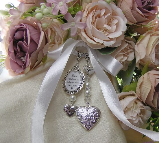Gran personalised in loving memory bouquet charm locket