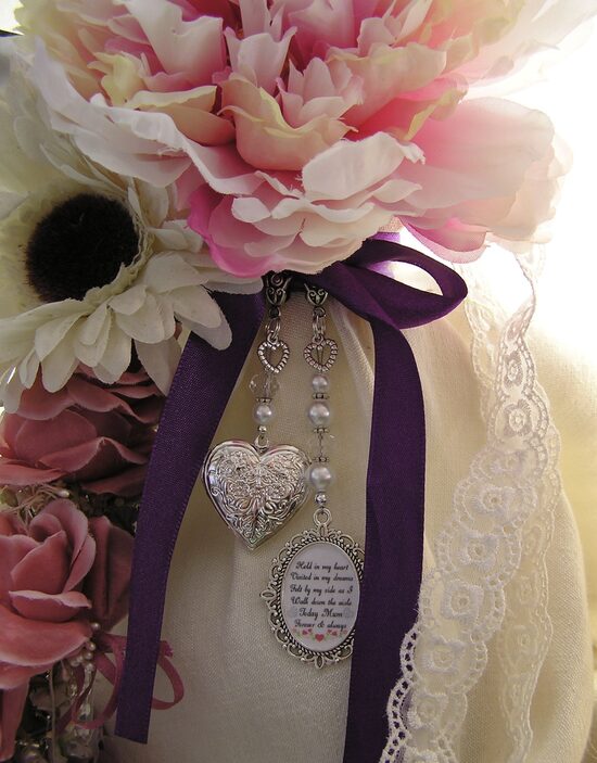 Remembrance Mum Bouquet Charm